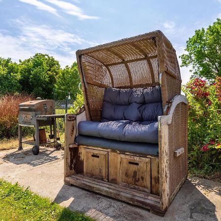 Snug Holiday Home In Divitz Spoldershagen Near Skydiving Εξωτερικό φωτογραφία