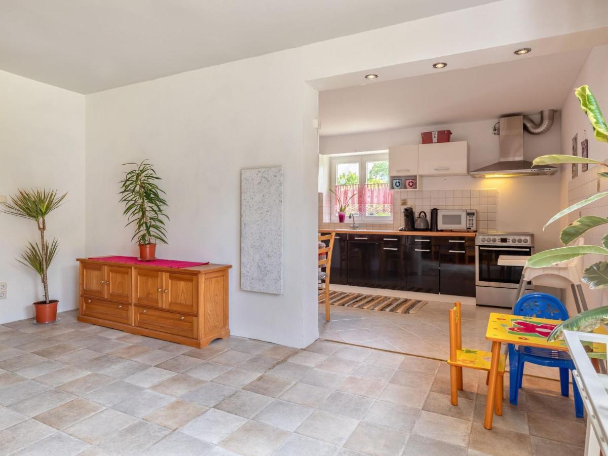 Snug Holiday Home In Divitz Spoldershagen Near Skydiving Εξωτερικό φωτογραφία