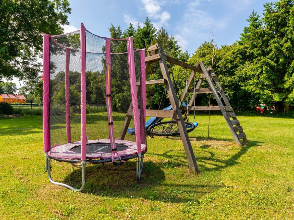 Snug Holiday Home In Divitz Spoldershagen Near Skydiving Εξωτερικό φωτογραφία