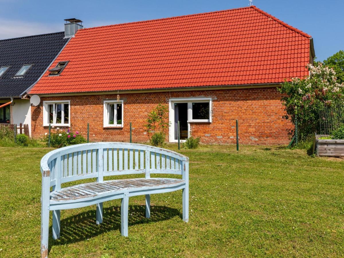 Snug Holiday Home In Divitz Spoldershagen Near Skydiving Εξωτερικό φωτογραφία